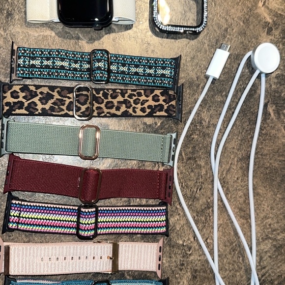 Apple Watch Series 7 - Picture 1 of 2